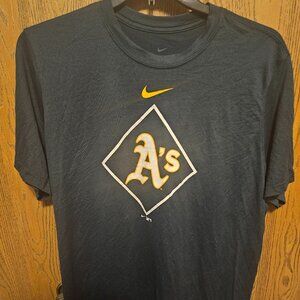 NWOT - Athletics Nike Icon Legend Performance T-Shirt - Men's XXL - $40 MSRP